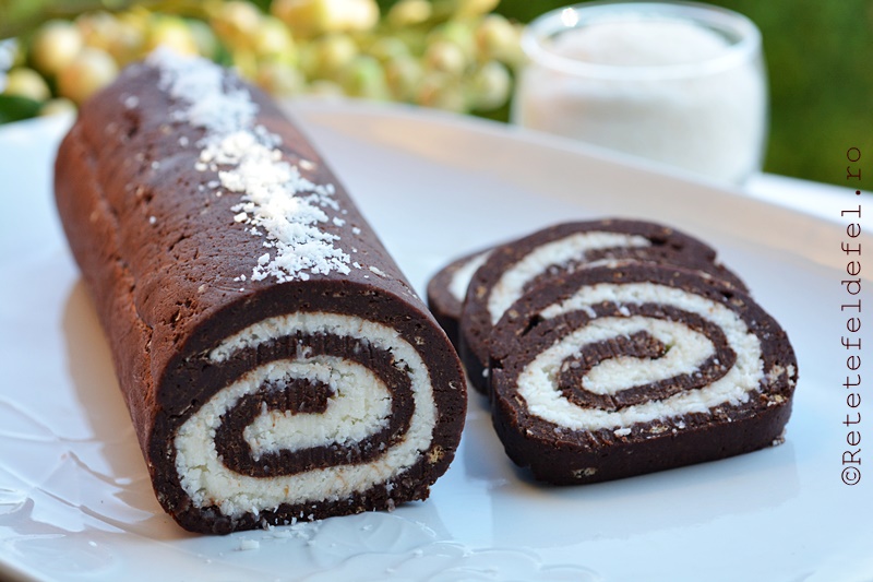 Rulada de biscuiti cu cocos